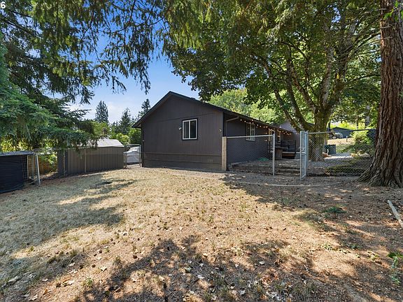 4th image of 9924 SW 37th Ave