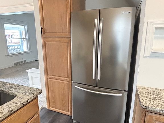 3rd image of 2035 Chesterland Ave #1