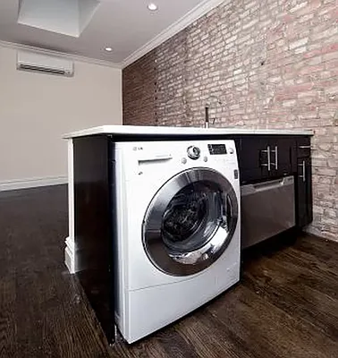 Rented by Avenues Real Estate | media 11