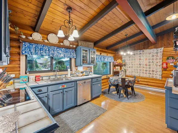 9402 Long Run Dr, Juneau, AK 99801