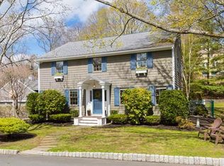 4 Galloupes Point Rd, Swampscott, MA 01907