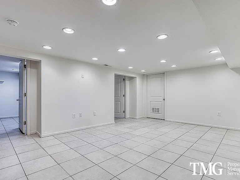 8164 SE 52nd Ave — Photo 7