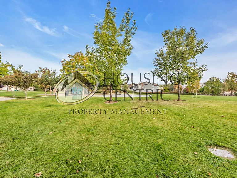 637 Lincoln Ct — Photo 67