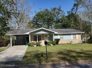 2801 Dantzler St, Moss Point, MS 39563