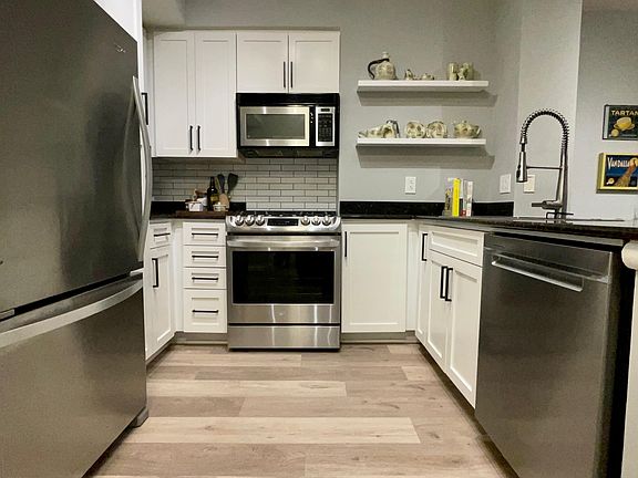 4th image of 1021 N Garfield St APT 333