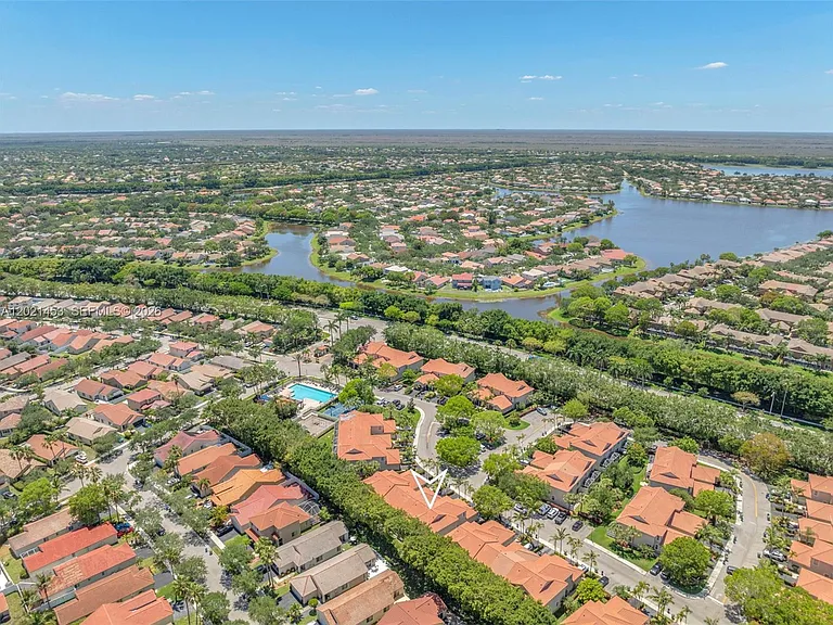 800 Sorrento Dr #2 — Photo 46