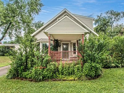 9042 Gale Rd, White Lake, MI, 48386