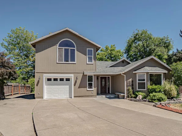 171 Peggy Ln, Talent, OR 97540