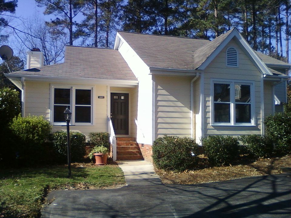 1507 Fercliff Circle