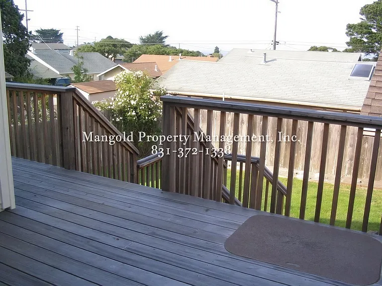844 Newton St — Photo 10