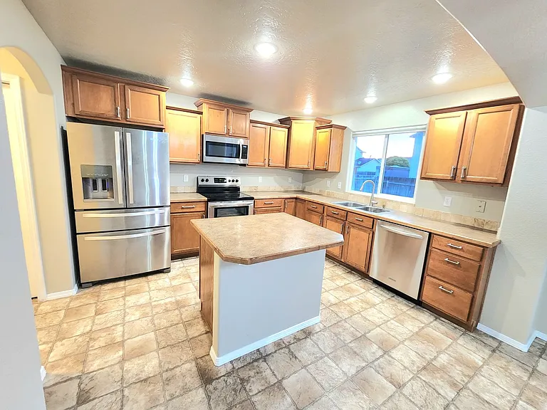 2517 Rankin Ct — Photo 2