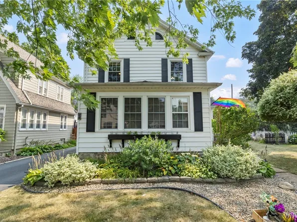 94 Morrow Ave, Lockport, NY 14094