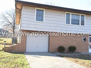 4738 Antioch Rd, Shawnee, KS 66203