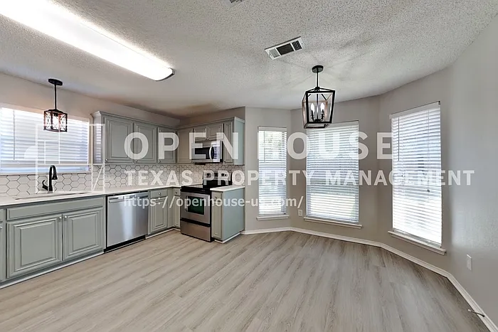 1824 Cancun Dr — Photo 5