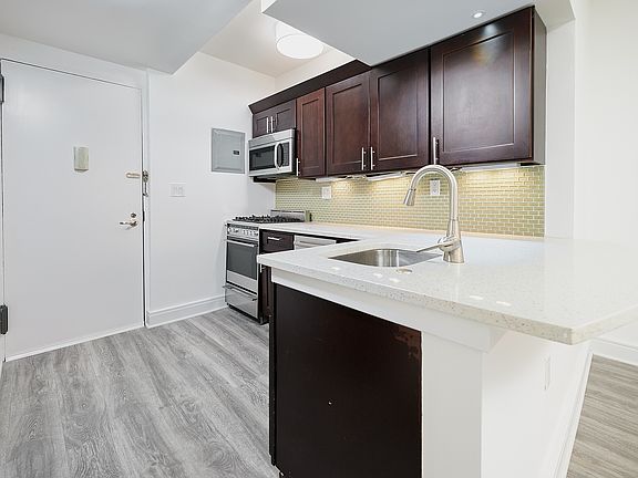 4th image of 225 E 63rd St APT 1L