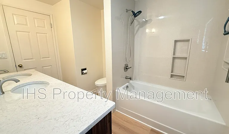 802 N Keller St — Photo 13