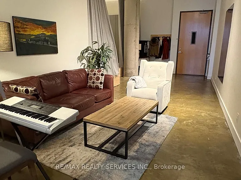 90 Sumach St #406 — Photo 5