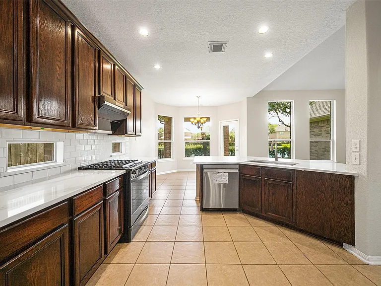 8306 Golden Hbr — Photo 15