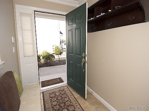 2nd image of 107 Brattle Cir