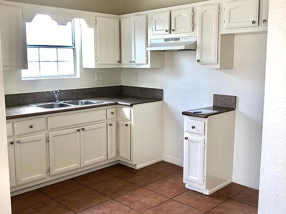 5th image of 642 W 109th St