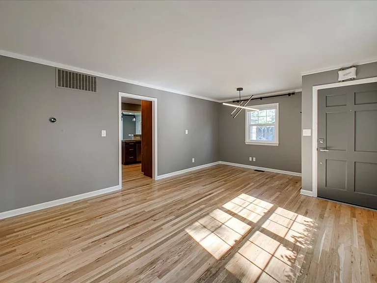 2215 N 23rd St — Photo 3