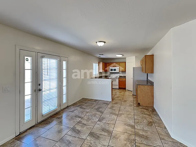 12438 W Windrose Dr — Photo 4