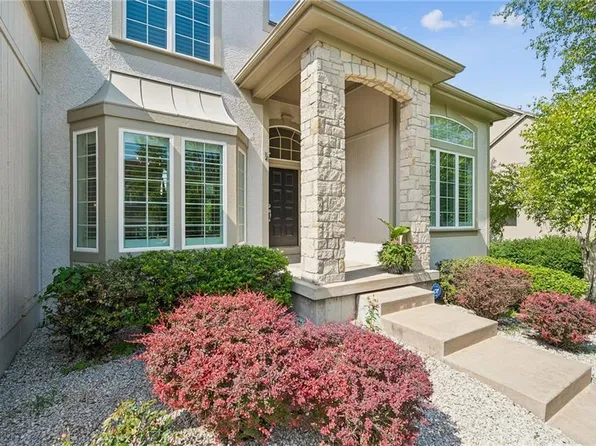 13232 Falmouth St, Leawood, KS 66209