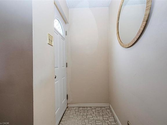 3rd image of 2170 Bromsgrove Rd #186