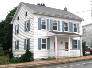 27 York St, Spring Grove, PA 17362