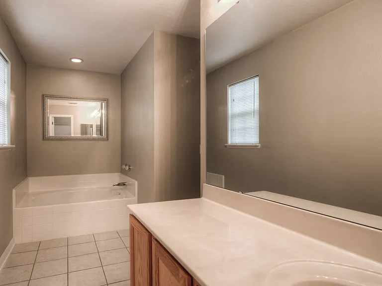 4231 Stonefield Dr — Photo 15