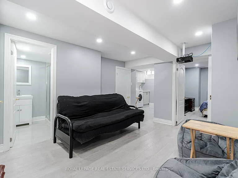 10 Mullis Cres — Photo 19