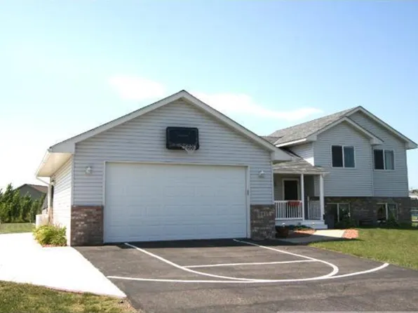 945 Kelsey Ave, Clearwater, MN 55320