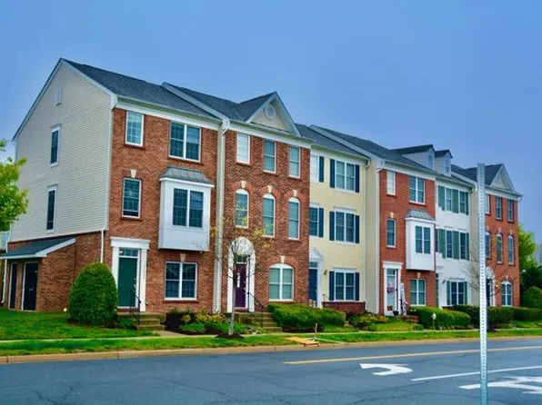 42820 Nations St, Chantilly, VA 20152