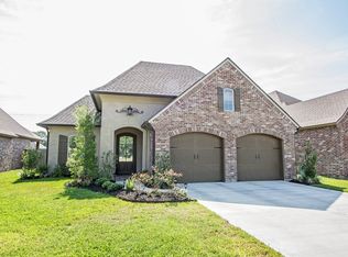 407 Springwater Dr, Broussard, LA 70518