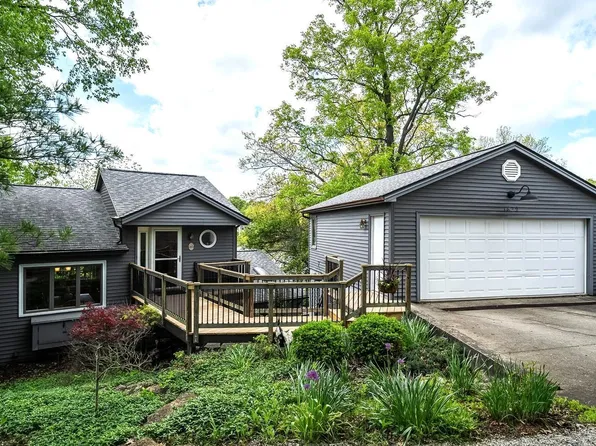1622 Aqua Vista Dr, Lawrenceburg, IN 47025