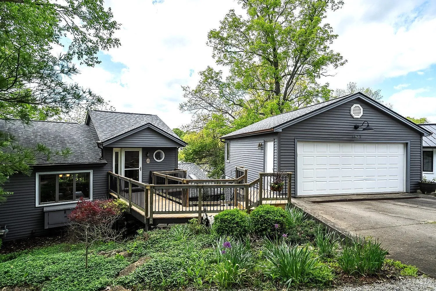 1622 Aqua Vista Dr photo 1