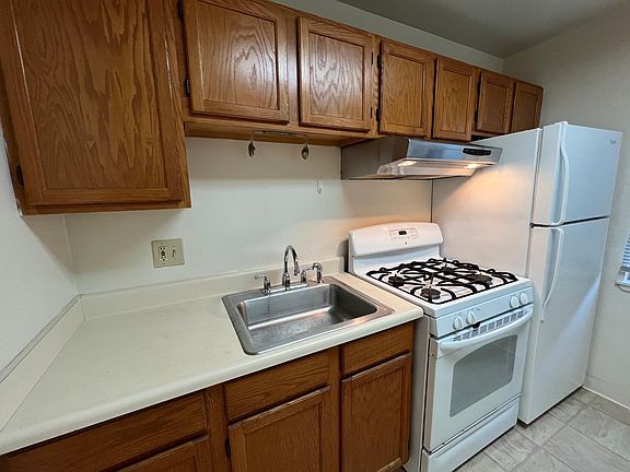 3rd image of 4129 El Camino Way APT D