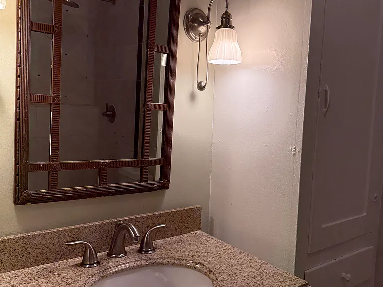 6087 Harold Way #1 — Photo 15