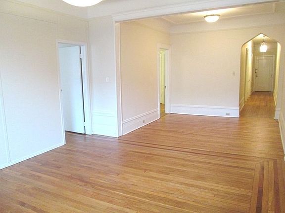 3rd image of 76 W 86th St APT 4A