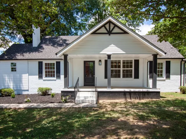 421 E Lauderdale St, Tullahoma, TN 37388