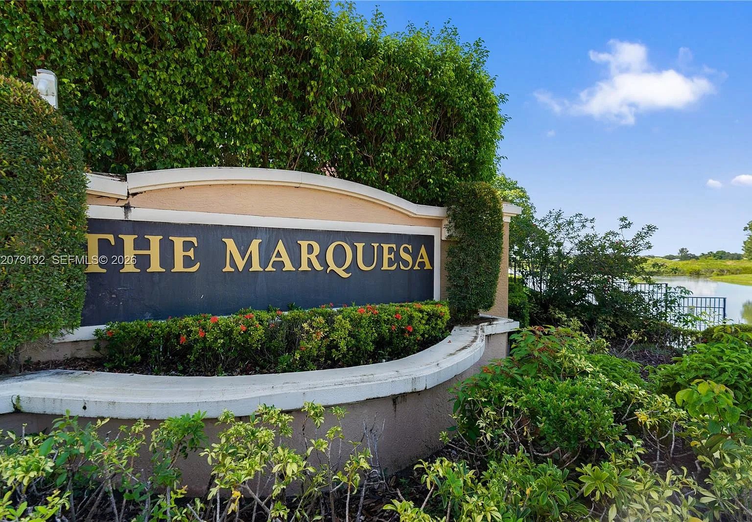 Marquesa Condo — Photo 1