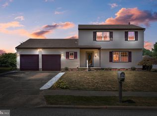 4 Susan Ln, Waterford Works, NJ 08089