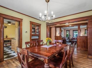 8 Gould St, Reading, MA 01867