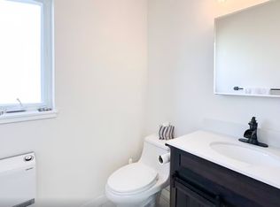 6605 Humphrey Rd, Clinton, WA 98236