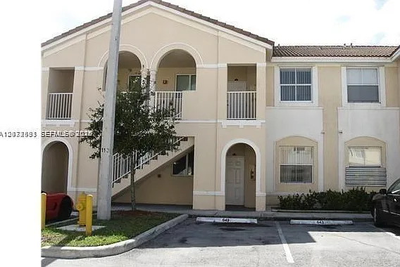 2 bed, 2.0 bath, $1,800 — Photo 2