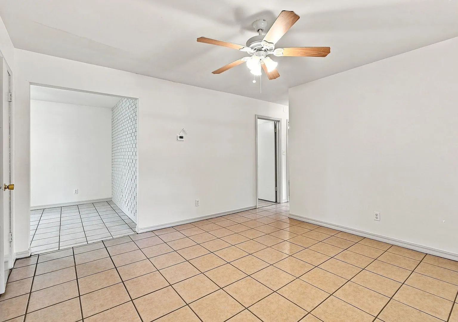 3 Bed | 1.5 Bath in Collinsville! — Photo 3