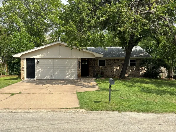 1207 W Cage St, Stephenville, TX 76401