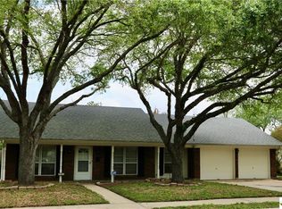 201 Yorkshire Ln, Victoria, TX 77904