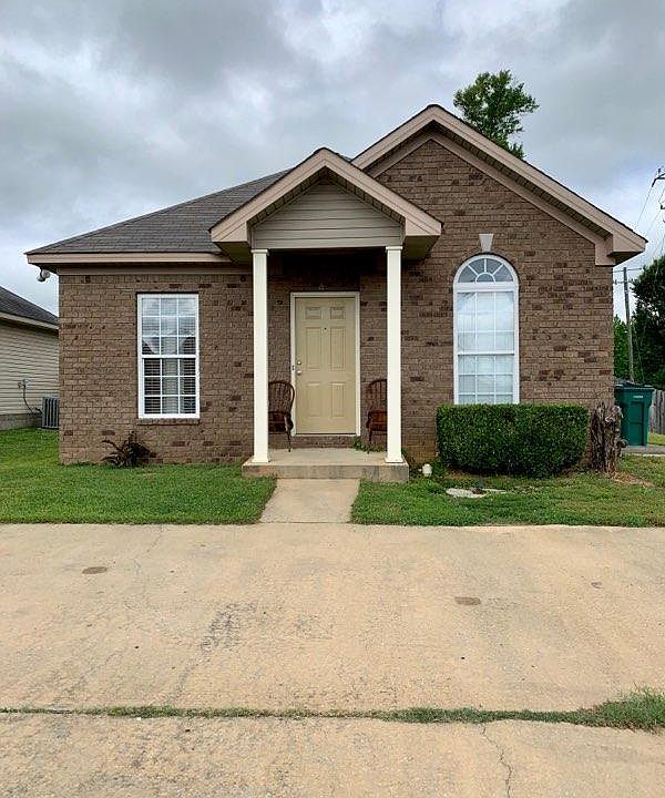 1st image of 9700 Moonbeam Cir