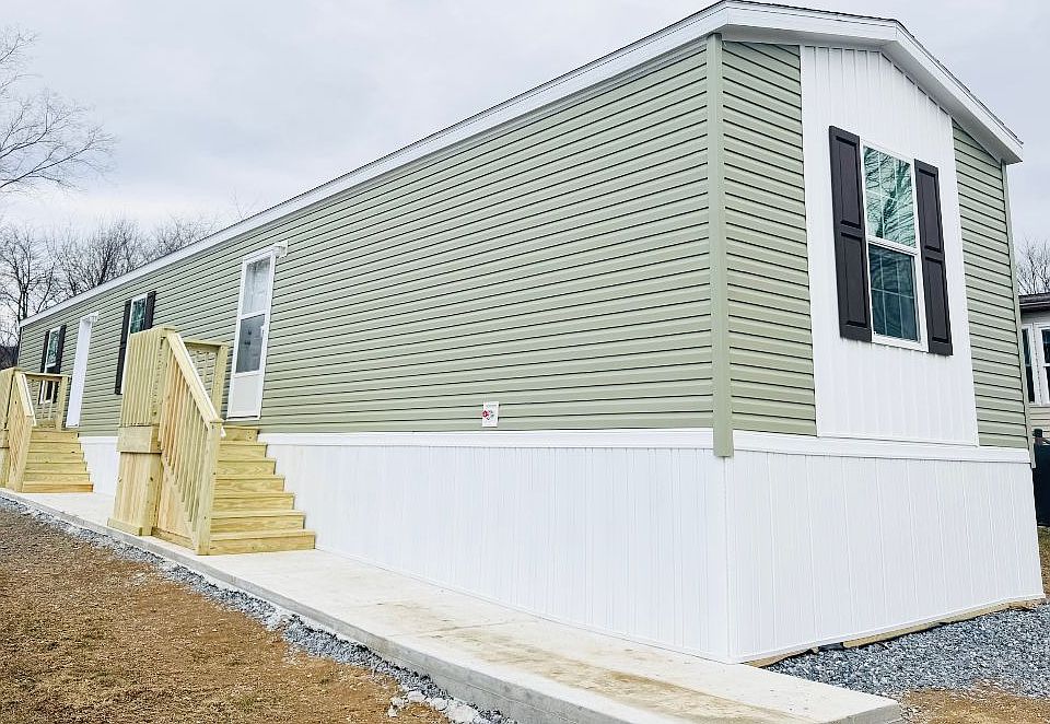 1st image of 11 Dallas Dr #11